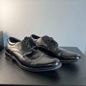 Van Heusen Dress Shoes